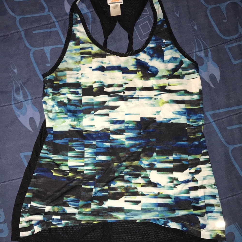 Mesh twist strap tank